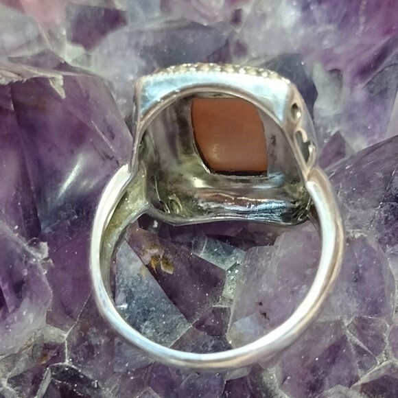 Carved Pink Mother of Pearl Ring - Picture 3 of 10